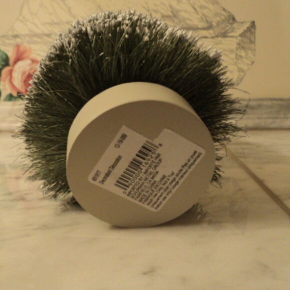 bottle brush Christmas tree 12" - Picture 3 of 4